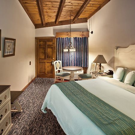 Helendorf River Inn, Suites & Conference Center Buitenkant foto