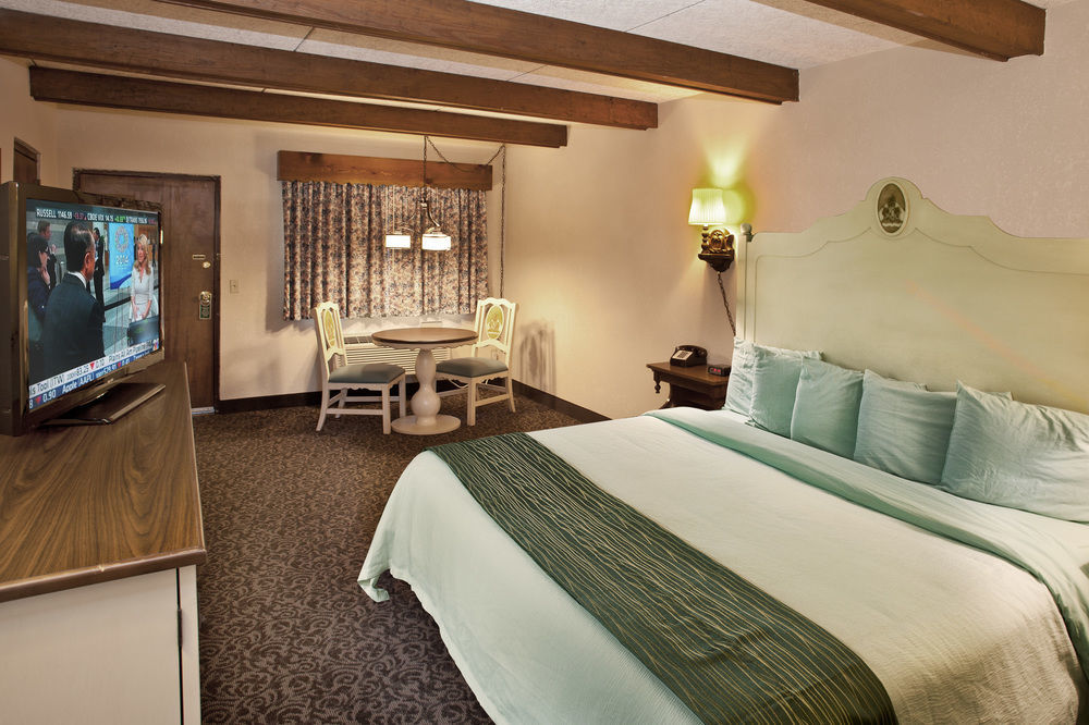 Helendorf River Inn, Suites & Conference Center Buitenkant foto