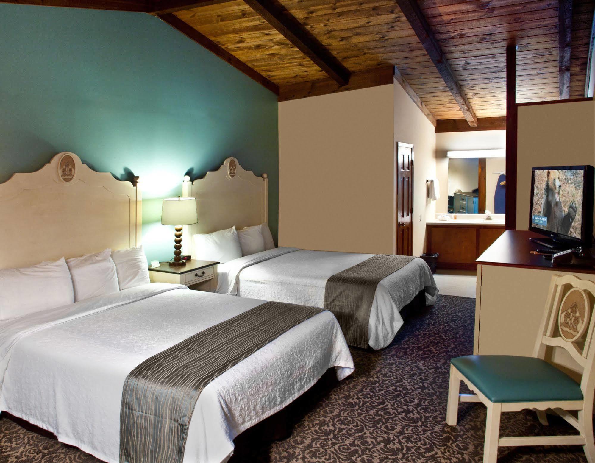 Helendorf River Inn, Suites & Conference Center Buitenkant foto