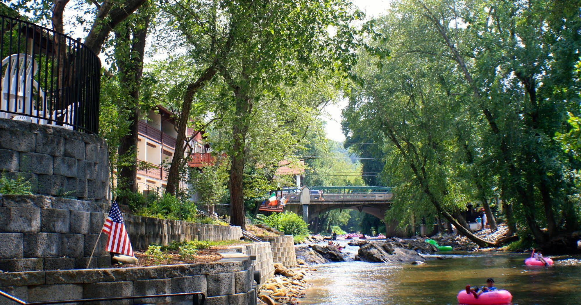 Helendorf River Inn, Suites & Conference Center Buitenkant foto